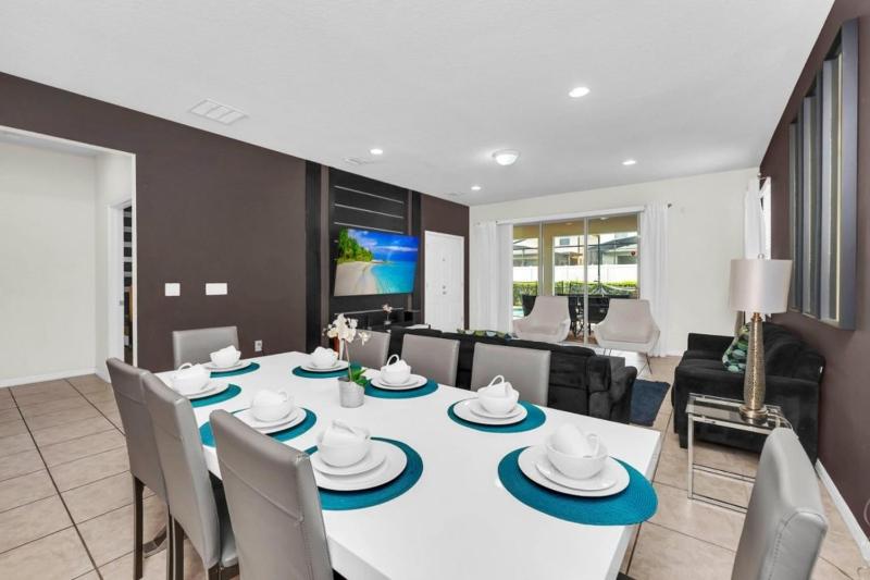 7 Bed Luxury Home With Great Amenities! villa - image 27