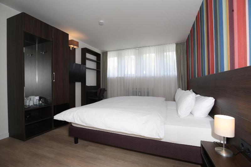 Standard Double Room image 1