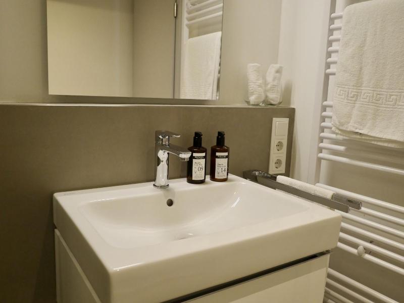 Double Room with Garden View image 4