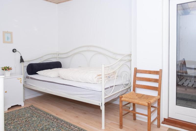 Centrally Located Townhouse In Ebeltoft Close To The Pedestrian Street And Within Walking Distance Of The Harbour - image 9