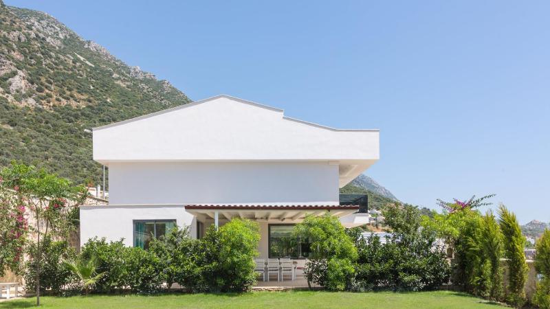 Sea View 5-Bedroom Villa in Kalkan with Private Pool & Garden - image 16