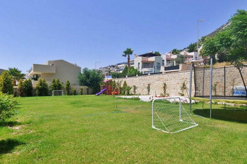 Sea View 5-Bedroom Villa in Kalkan with Private Pool & Garden - image 8