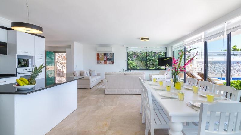 Sea View 5-Bedroom Villa in Kalkan with Private Pool & Garden - image 21