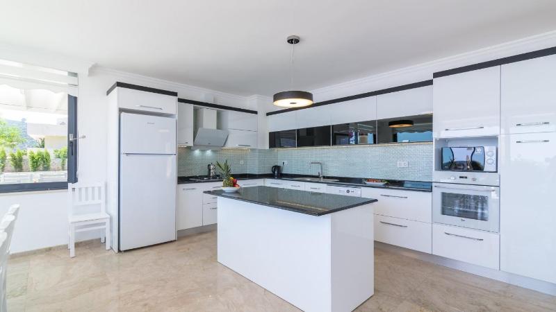Sea View 5-Bedroom Villa in Kalkan with Private Pool & Garden - image 10