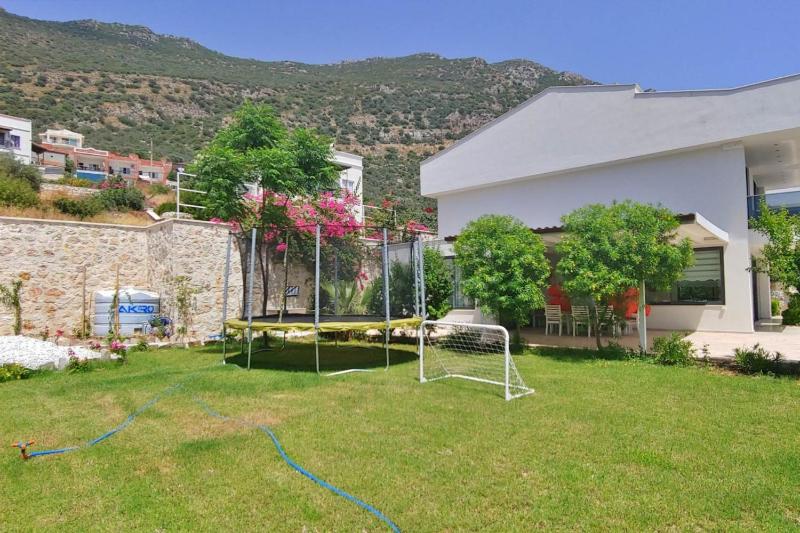Sea View 5-Bedroom Villa in Kalkan with Private Pool & Garden - image 31