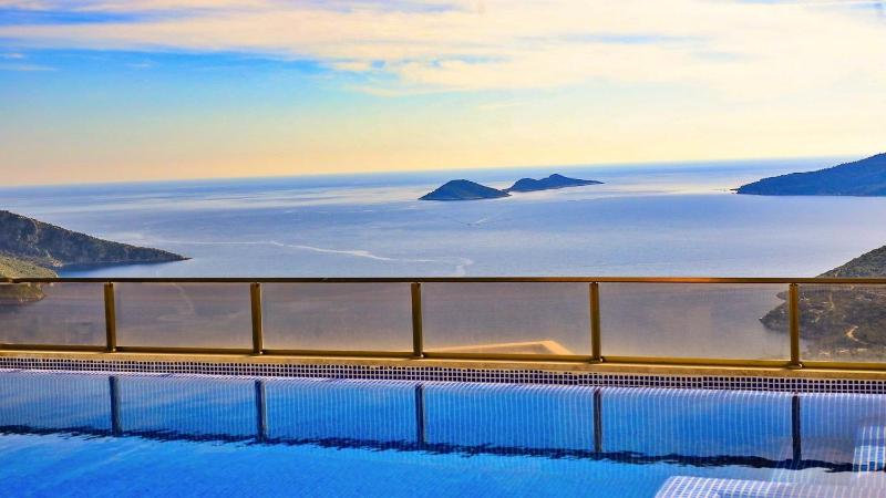 4 Bedroom Luxury Villa in Kiziltas - Kalkan - image 30