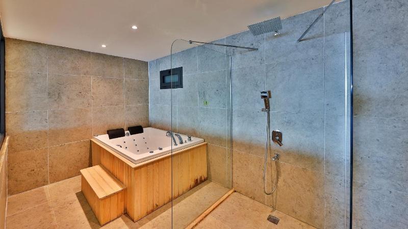 4 Bedroom Luxury Villa in Kiziltas - Kalkan - image 14