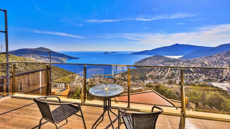 4 Bedroom Luxury Villa in Kiziltas - Kalkan - image 13