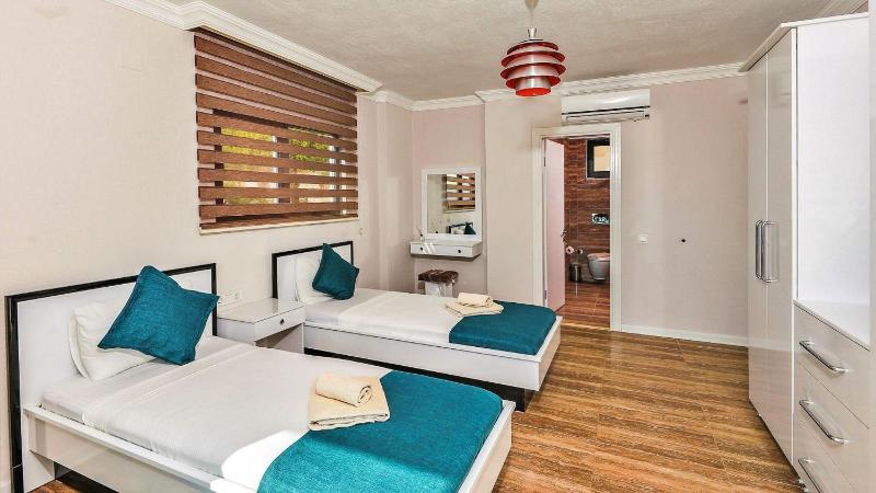 4 Bedroom Luxury Villa in Kiziltas - Kalkan - image 31