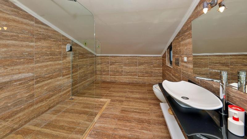 4 Bedroom Luxury Villa in Kiziltas - Kalkan - image 4