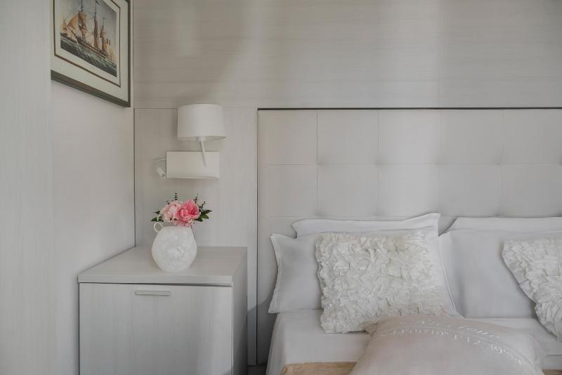 Classic Double or Twin Room image 3