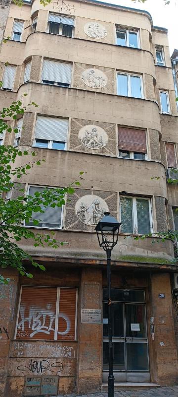 Bohemian Dawn Apartment - image 14