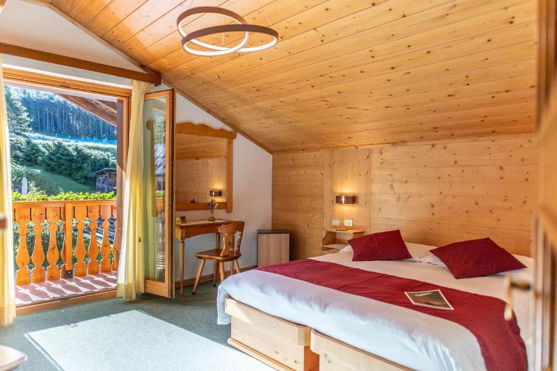 Double or Twin Room with Private Bathroom image 4