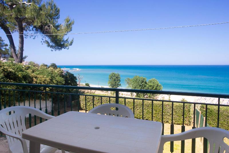 N130 - Numana bilocale vista mare a 200mt dalla spiaggia - image 1