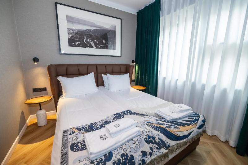 Double Room image 2