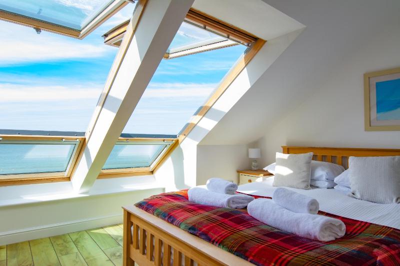 Two-Bedroom Apartment with Balcony image 1