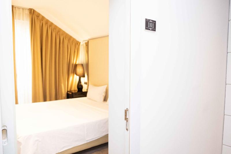 Superior Double or Twin Room image 3
