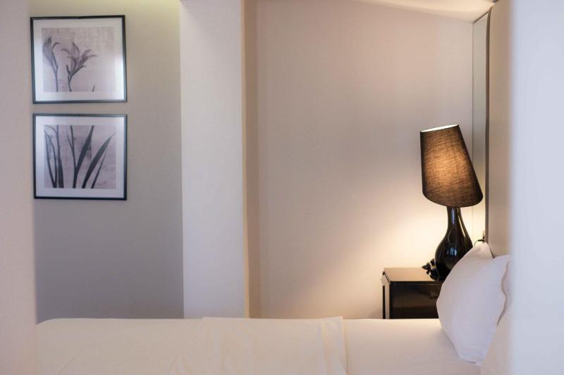 Deluxe Double or Twin Room image 2