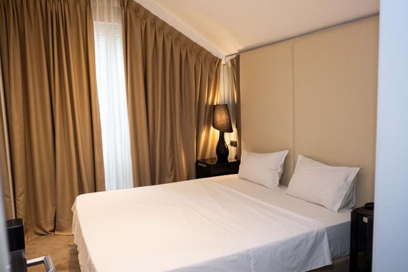 Double Room image 2