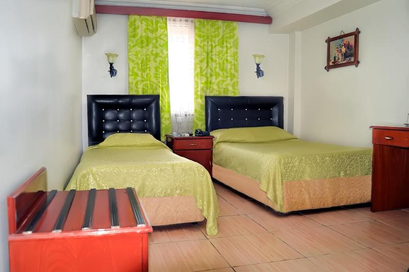 Triple Room (2 Adults + 1 Child) image 3