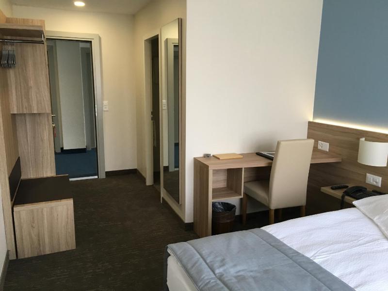 Single Room image 2