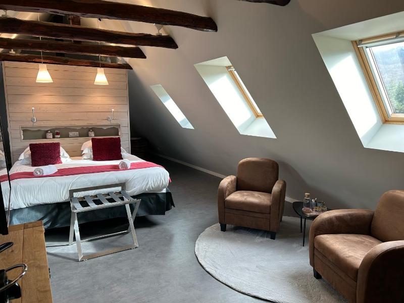 Suite with Spa Bath image 4