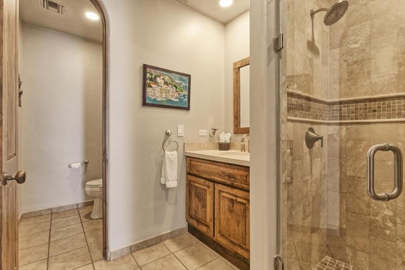 Bella Sirena A701 Penthouse Amazing Ocean Views - image 4