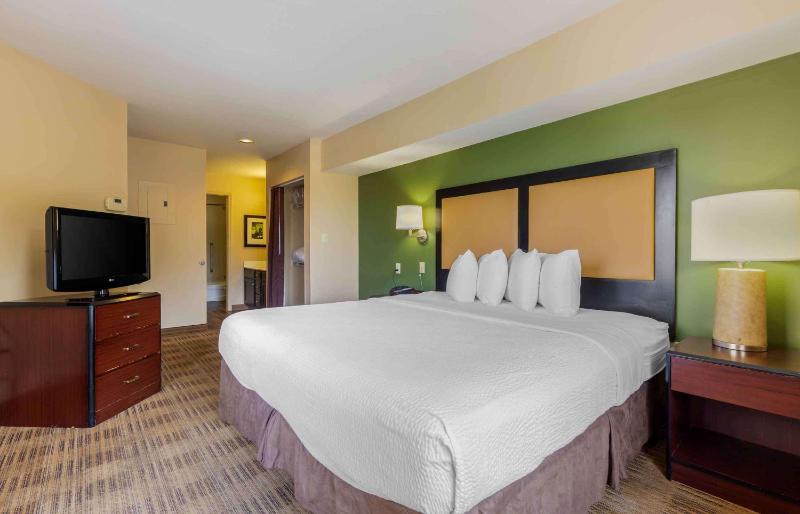 One Bedroom Suite - Non-Smoking image 1