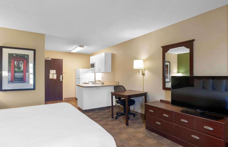 One Bedroom Suite - Non-Smoking image 4