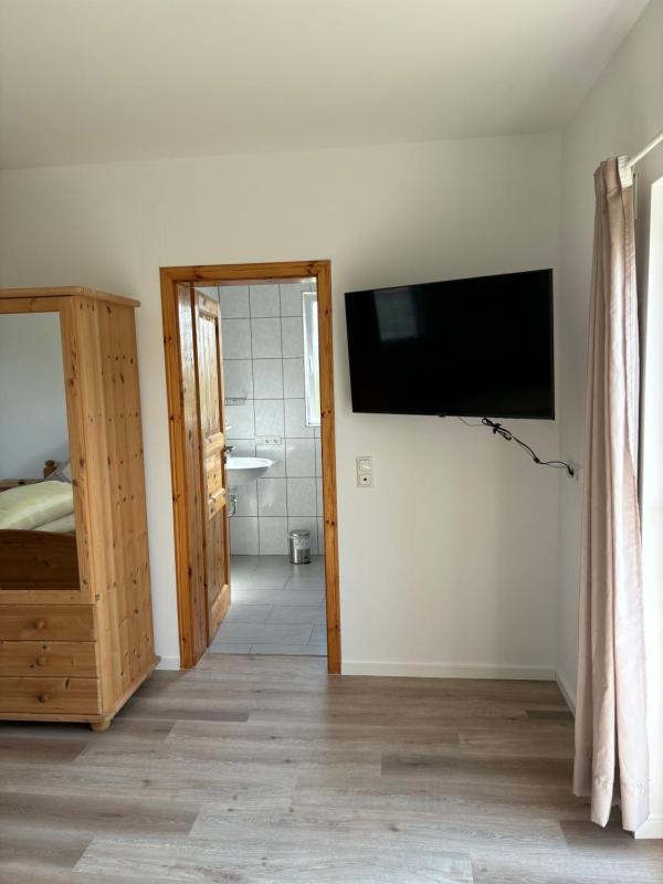 Large Double Room image 3