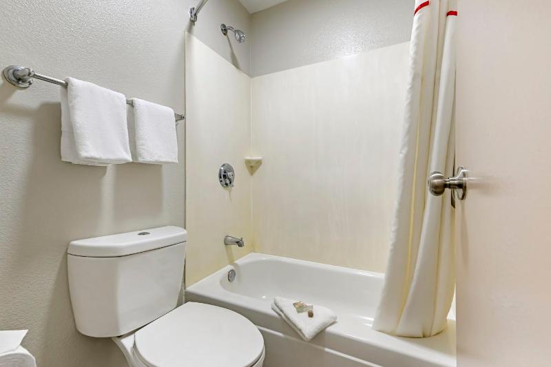 Superior King Room Smoke Free image 2