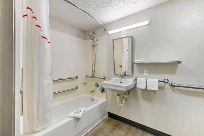 Standard King Room Disability Access Smoke Free image 3