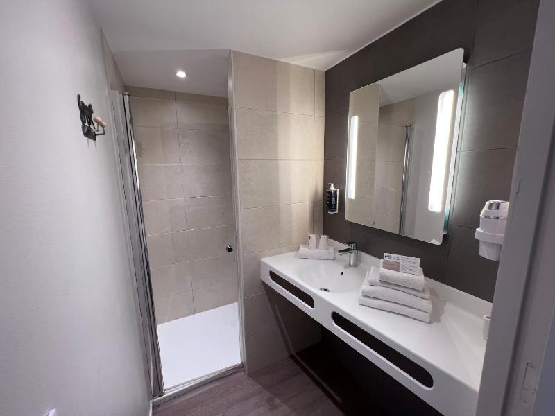 Superior Double Room image 1