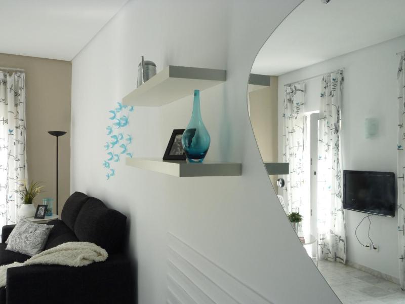 One-Bedroom Apartment image 4