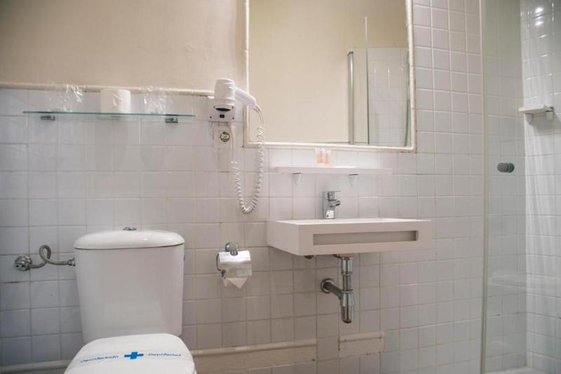 Economy Single Room image 3