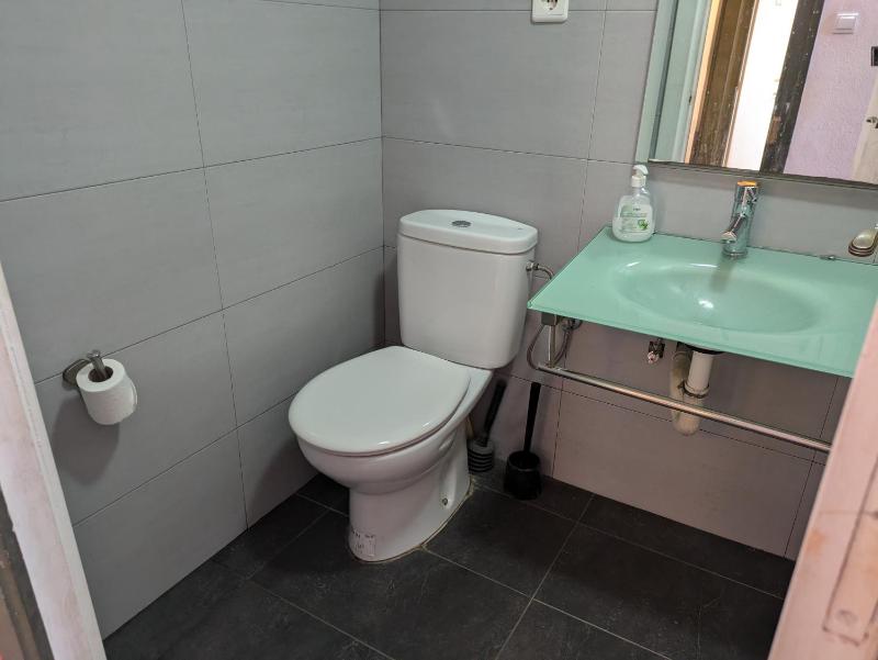 Single Room with Private Bathroom image 2
