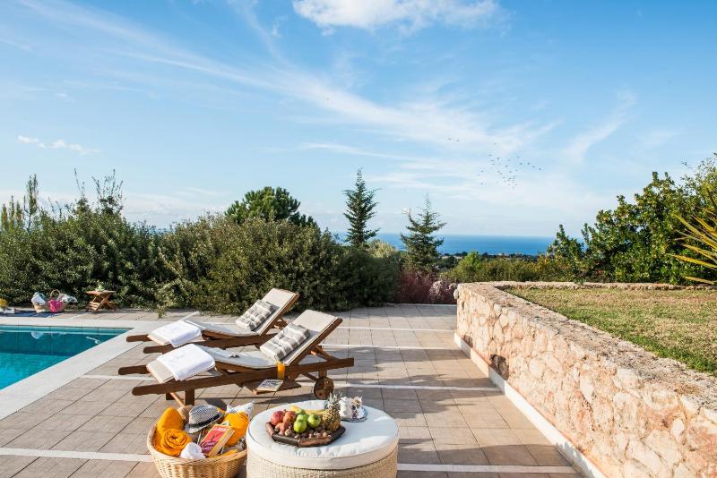Villa Mariposa - panoramic sea view - near Chania city - image 2