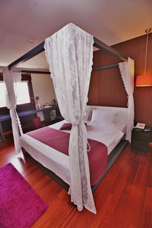 Superior Double Room with Sea View image 1
