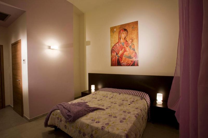 Double or Twin Room image 4