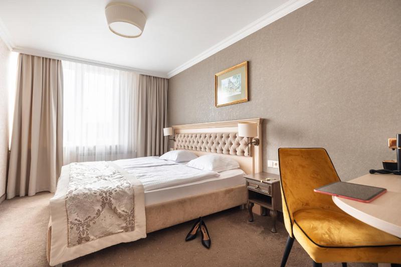 Deluxe Double Room image 1