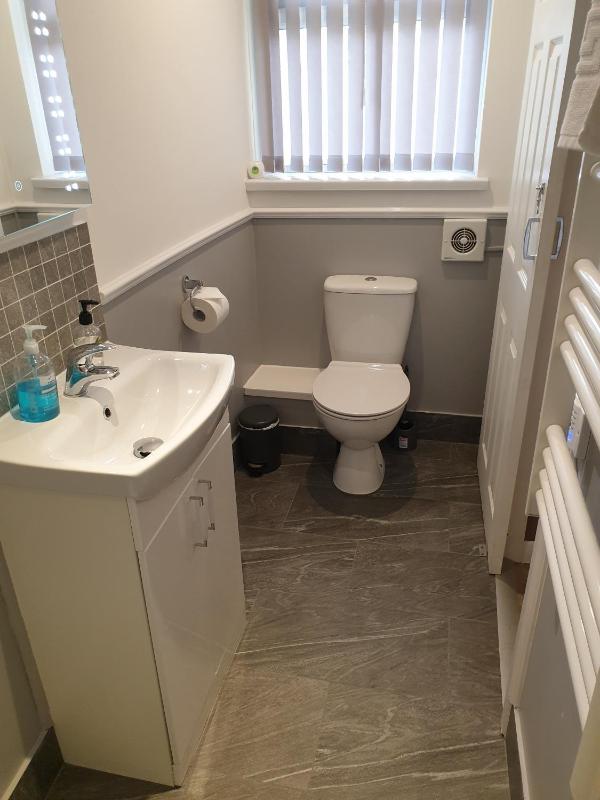 One-Bedroom Apartment image 3