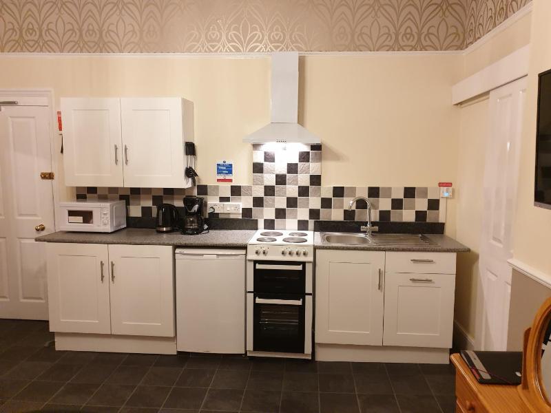 One-Bedroom Apartment image 1