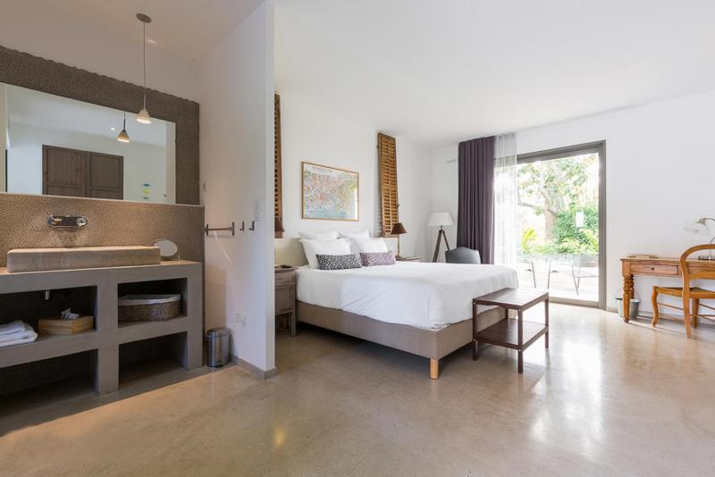 Deluxe Double Room image 1