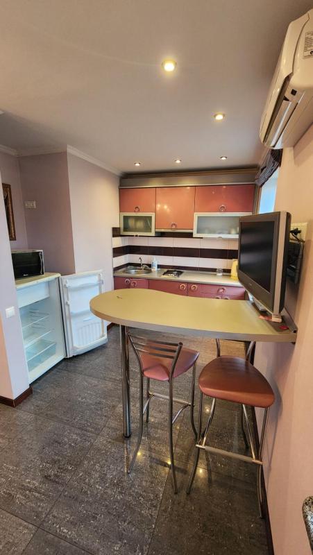 Lilac Apartment - image 5