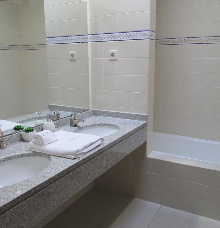 Deluxe Double Room image 4