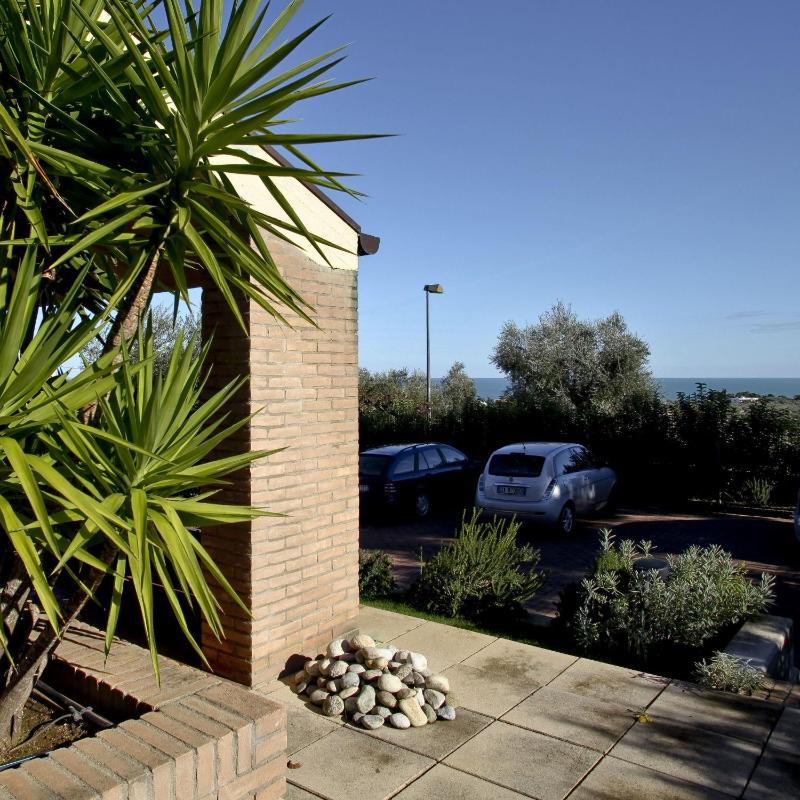 Apartment with Sea View - 8 image 4