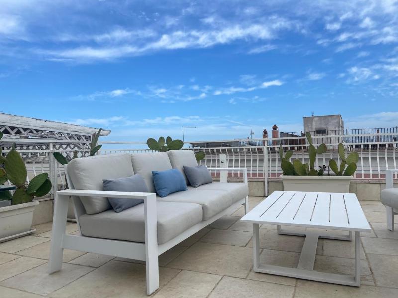 Deluxe Double Room with Balcony and Sea View image 4