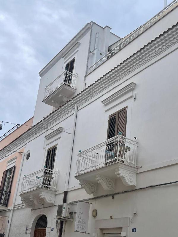 Deluxe Double Room with Balcony and Sea View image 3