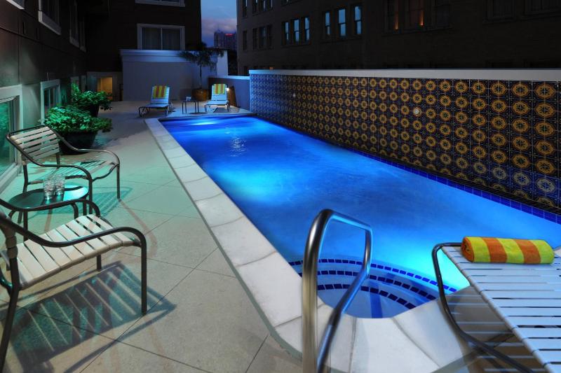 Courtyard by Marriott San Antonio Riverwalk - image 3