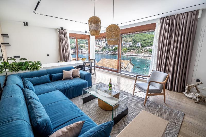 Superior Suite with Sea View image 1